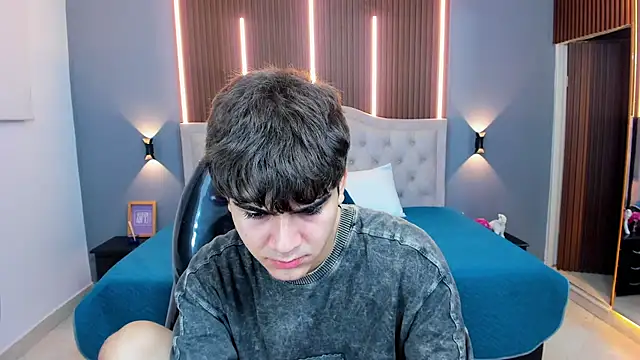 Tommy18   online show from 11-26-25, 03:29