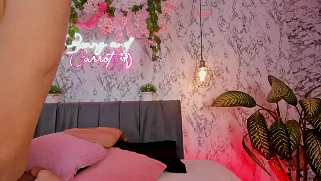 Bonny and carrot online show from 02-21-26, 07:26