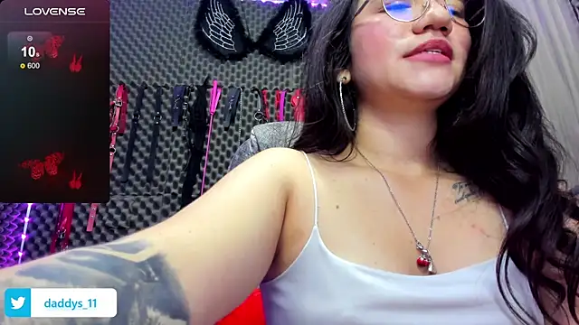 Snapshot of lilihot_ chatting on 02-11-25, 10:28 lilihot  online show from 02-11-25, 10:28