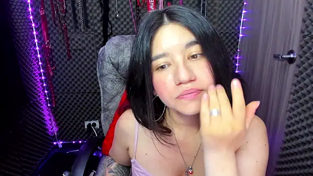 Snapshot of lilihot_ chatting on 02-19-25, 04:00 lilihot  online show from 02-19-25, 04:00