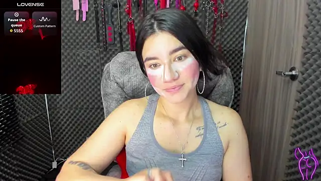 Snapshot of lilihot_ chatting on 10-16-25, 02:40 lilihot  online show from 10-16-25, 02:40