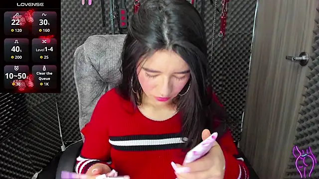 lilihot  online show from 10-31-25, 03:35