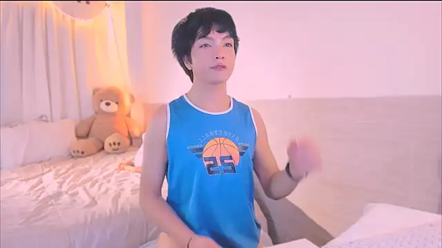 Snapshot of AllanYong18 chatting on 11-09-25, 05:17 AllanYong18 online show from 11-09-25, 05:17