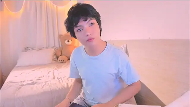 Snapshot of AllanYong18 chatting on 11-11-25, 02:55 AllanYong18 online show from 11-11-25, 02:55