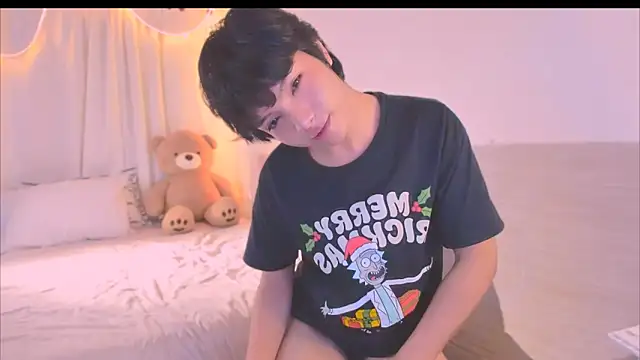 Snapshot of AllanYong18 chatting on 11-16-25, 02:00 AllanYong18 online show from 11-16-25, 02:00