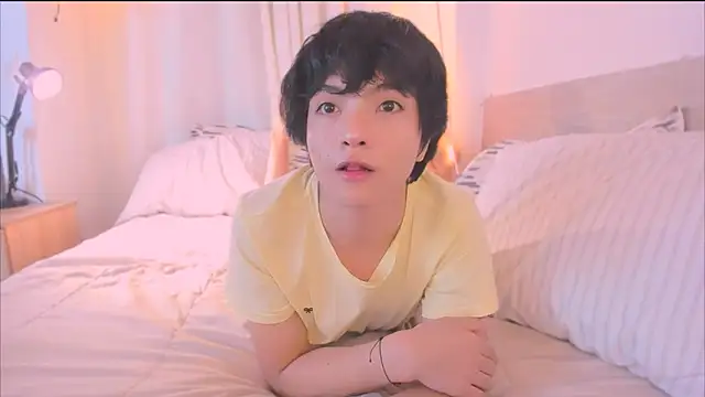 Snapshot of AllanYong18 chatting on 11-21-25, 07:40 AllanYong18 online show from 11-21-25, 07:40