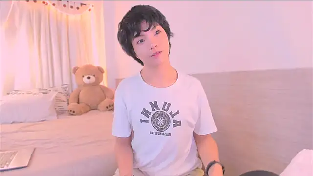 Snapshot of AllanYong18 chatting on 11-23-25, 08:58 AllanYong18 online show from 11-23-25, 08:58