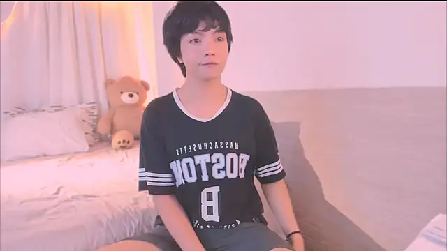 Snapshot of AllanYong18 chatting on 11-26-25, 11:00 AllanYong18 online show from 11-26-25, 11:00