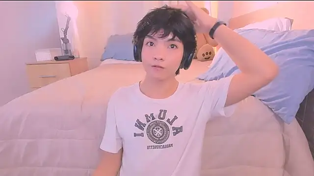 Snapshot of AllanYong18 chatting on 11-28-25, 12:08 AllanYong18 online show from 11-28-25, 12:08