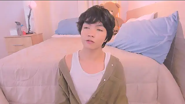 Snapshot of AllanYong18 chatting on 11-29-25, 12:19 AllanYong18 online show from 11-29-25, 12:19