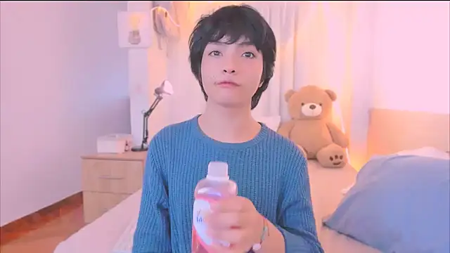 AllanYong18 online show from 12-18-25, 12:11