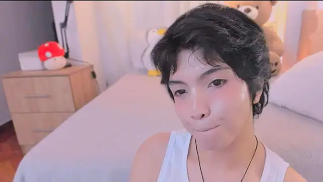 AllanYong18 online show from 03-05-26, 07:04