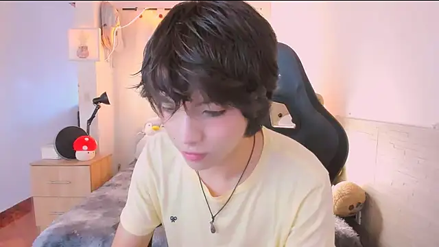 AllanYong18 online show from 04-25-26, 12:41