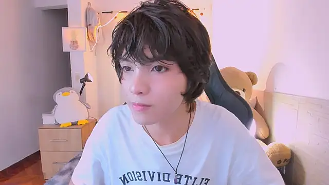 AllanYong18 online show from 04-30-26, 04:41