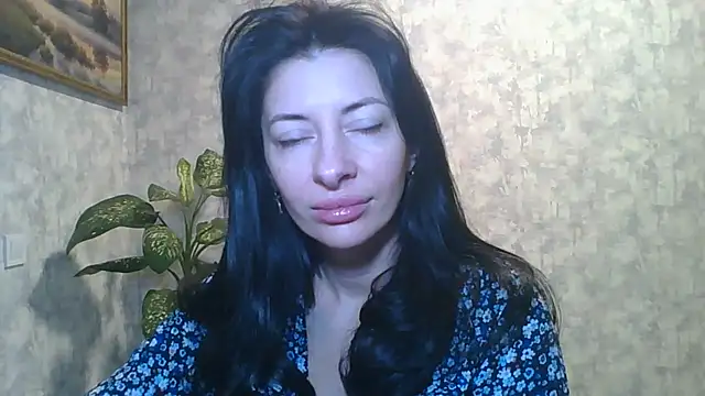Snapshot of LissaBlossom chatting on 10-11-25, 04:44 LissaBlossom online show from 10-11-25, 04:44