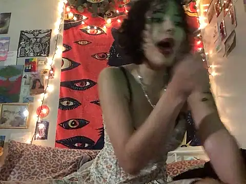 Snapshot of Rubyred2369 chatting on 01-15-25, 01:02 Rubyred2369 online show from 01-15-25, 01:02