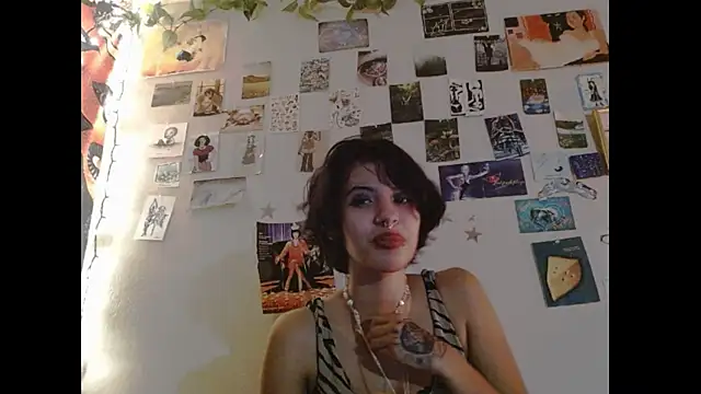 Snapshot of Rubyred2369 chatting on 03-08-25, 03:50 Rubyred2369 online show from 03-08-25, 03:50