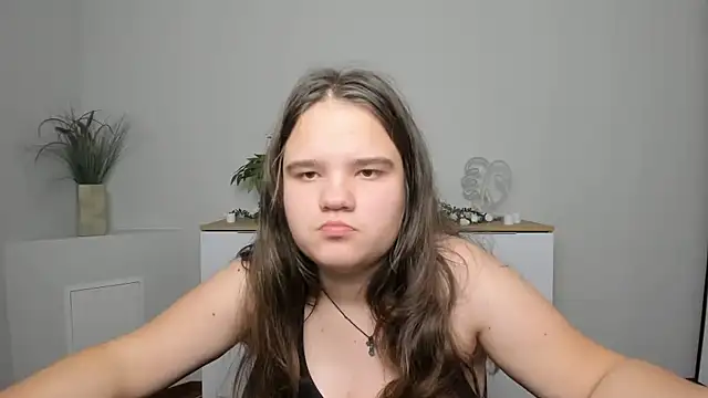 AdeleCruz online show from 01-20-25, 04:23