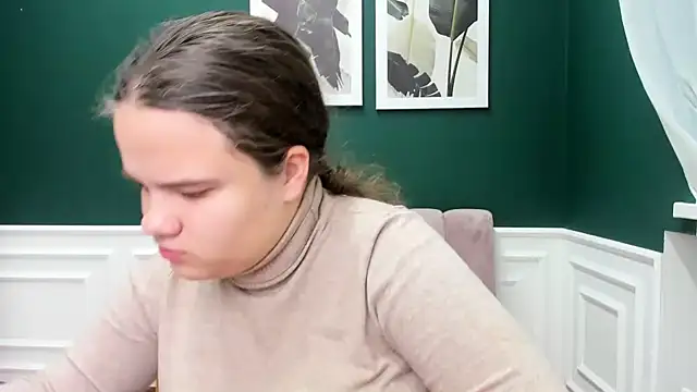 AdeleCruz online show from 01-31-25, 08:11