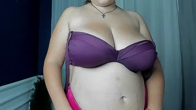 AdeleCruz online show from 09-14-25, 12:04