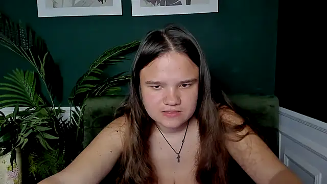 AdeleCruz online show from 05-18-26, 12:11