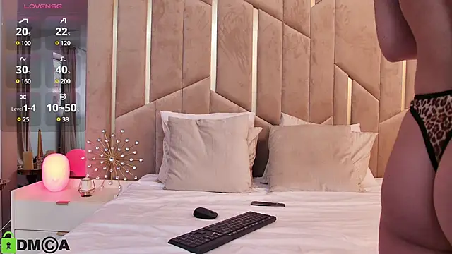 Snapshot of CassieHart chatting on 01-10-25, 07:14 CassieHart online show from 01-10-25, 07:14