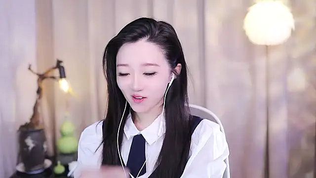 Snapshot of Zoe-99 chatting on 11-04-25, 09:52 Zoe-99 online show from 11-04-25, 09:52