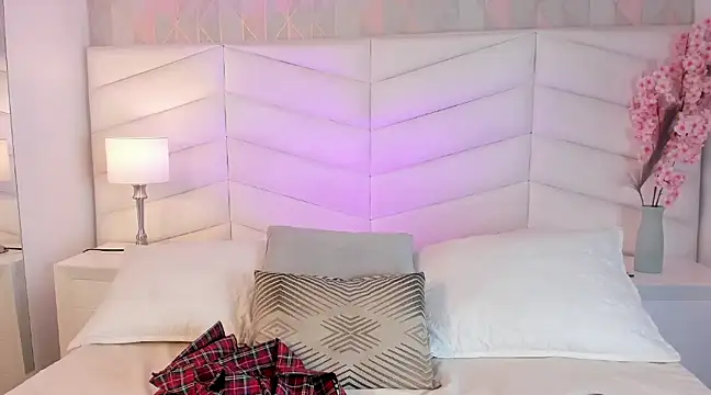 chelsea bolton  online show from 02-12-25, 03:27