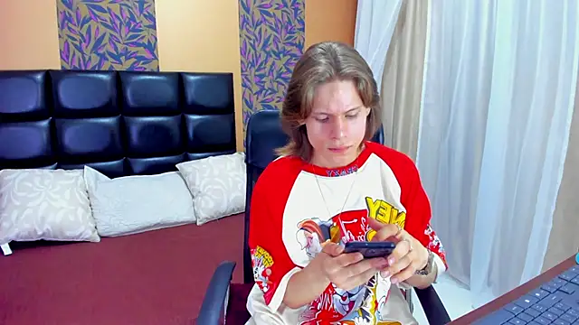 Snapshot of blondie_lover69 chatting on 02-04-25, 07:33 blondie lover69 online show from 02-04-25, 07:33