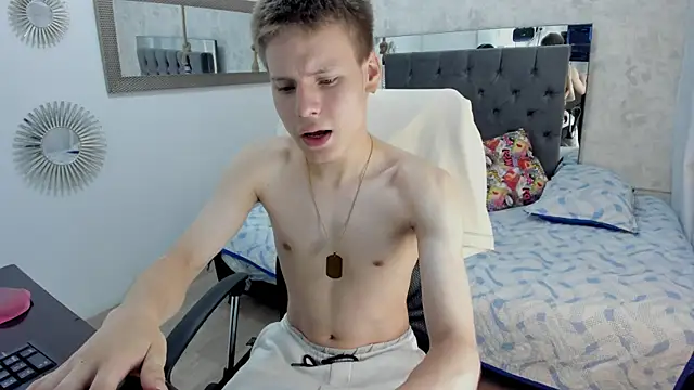 Snapshot of blondie_lover69 chatting on 03-15-25, 08:10 blondie lover69 online show from 03-15-25, 08:10