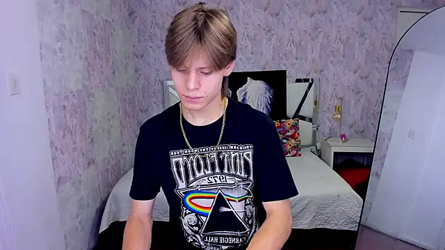 Snapshot of blondie_lover69 chatting on 09-22-25, 08:11 blondie lover69 online show from 09-22-25, 08:11