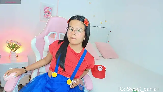 Snapshot of sweet_dania_ chatting on 10-11-25, 04:33 sweet dania  online show from 10-11-25, 04:33