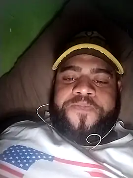 Snapshot of safado0027 chatting on 04-17-26, 04:04 safado0027 online show from 04-17-26, 04:04