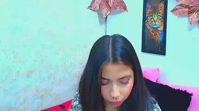 Snapshot of Rousse_violett chatting on 01-24-25, 07:39 Rousse violett online show from 01-24-25, 07:39