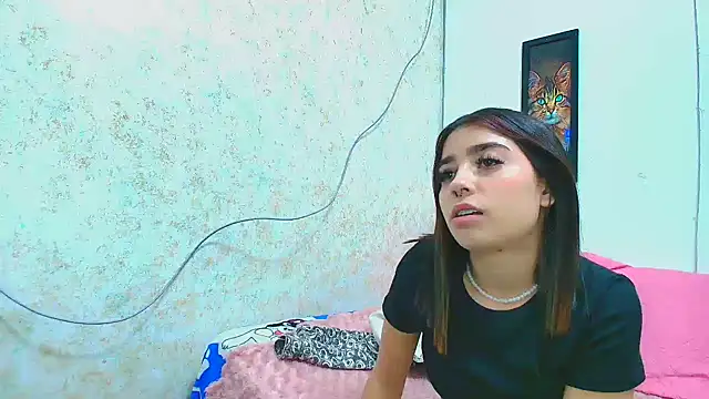 Snapshot of Rousse_violett chatting on 03-22-25, 08:26 Rousse violett online show from 03-22-25, 08:26