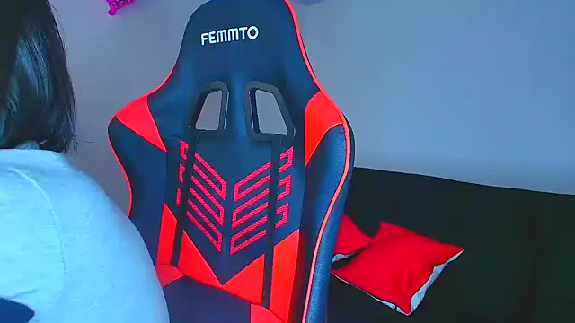 Snapshot of Rousse_violett chatting on 09-08-25, 08:52 Rousse violett online show from 09-08-25, 08:52