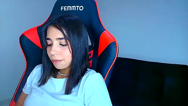 Snapshot of Rousse_violett chatting on 09-13-25, 09:47 Rousse violett online show from 09-13-25, 09:47