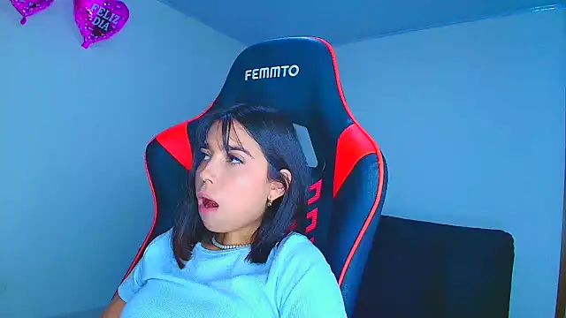 Snapshot of Rousse_violett chatting on 09-30-25, 10:48 Rousse violett online show from 09-30-25, 10:48