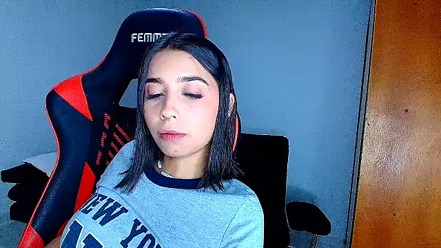 Rousse violett online show from 02-13-26, 01:34