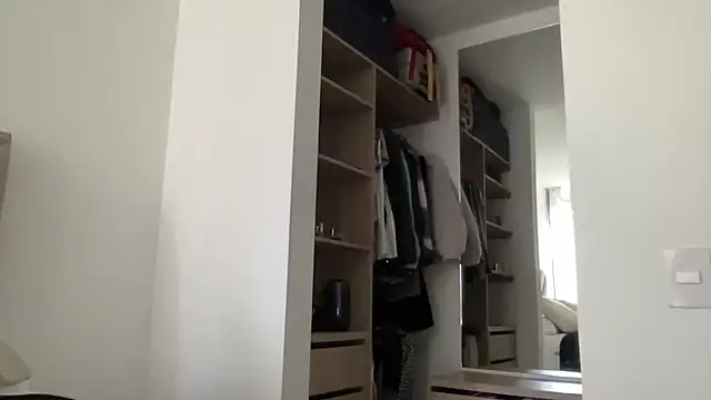 LunaBeya online show from 04-07-26, 01:11