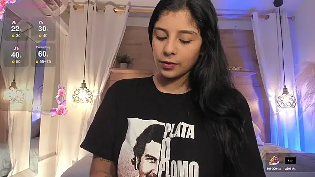 Snapshot of Luceroooo chatting on 02-06-25, 02:33 Luceroooo online show from 02-06-25, 02:33