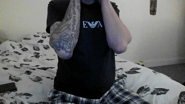 Snapshot of allnaked00 chatting on 02-15-26, 11:45 allnaked00 online show from 02-15-26, 11:45