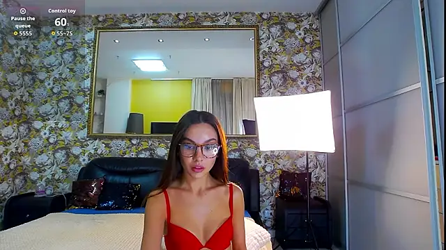 LiaStef online show from 02-10-26, 09:35