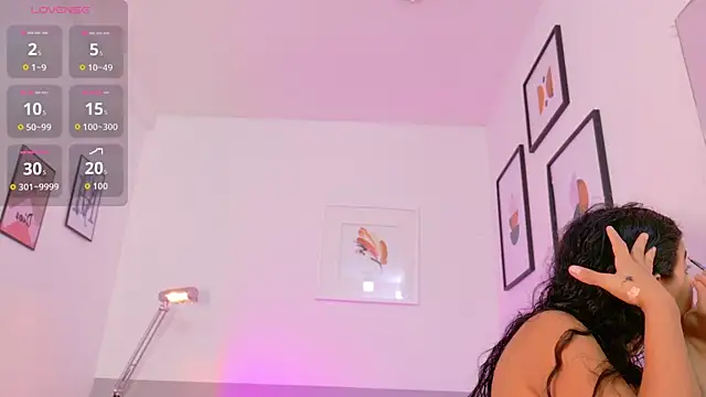 Snapshot of hotiergirl chatting on 10-15-25, 01:00 hotiergirl online show from 10-15-25, 01:00