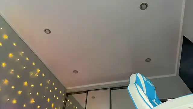 Mercedes Robinson online show from 01-26-25, 07:10