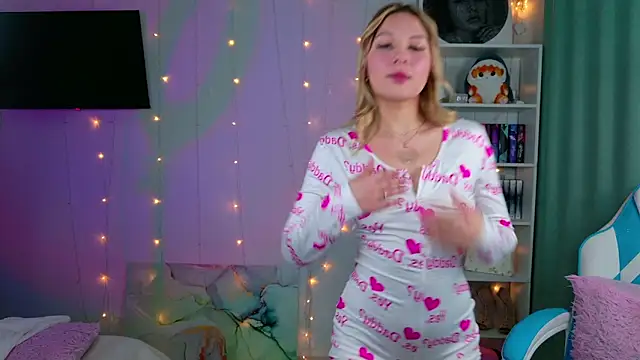 Snapshot of Mercedes_Robinson chatting on 02-18-26, 04:19 Mercedes Robinson online show from 02-18-26, 04:19