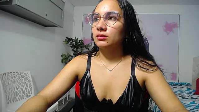 Maylin horny19 online show from 04-27-26, 07:01