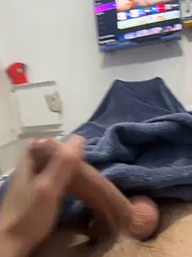 Snapshot of lucarioos06 chatting on 01-26-25, 02:30 lucarioos06 online show from 01-26-25, 02:30