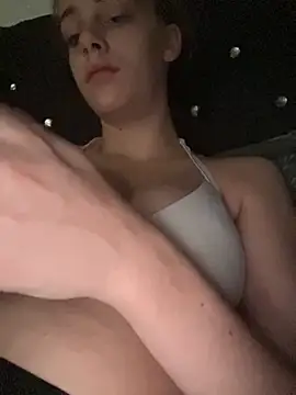 Snapshot of VioletxBlue chatting on 11-09-25, 12:47 VioletxBlue online show from 11-09-25, 12:47