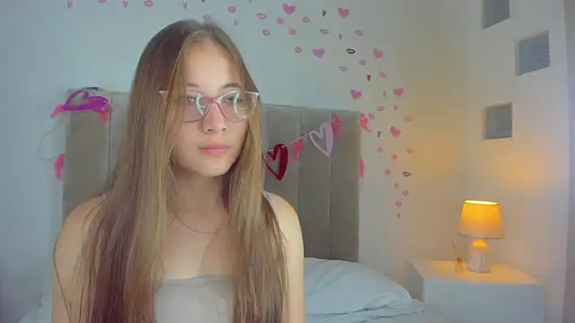 Dahlia Rousse online show from 03-20-25, 08:19